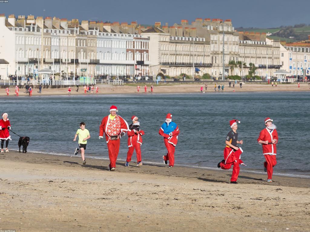 យុទ្ធសាស្ត្រលេង៖ ការជួបប្រទៈនិងការចូលរួម